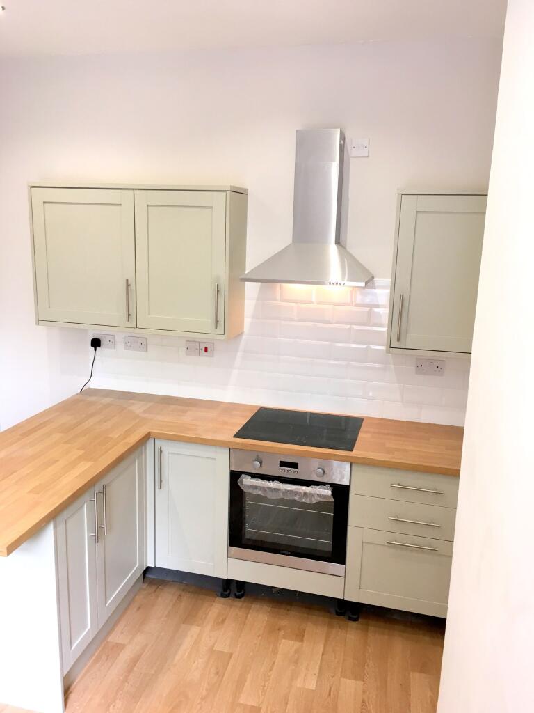 Apartment in Cardiff, Plasnewydd, Roath - View 2