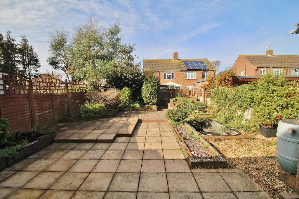 Ilex Walk, Hayling Island photo 4