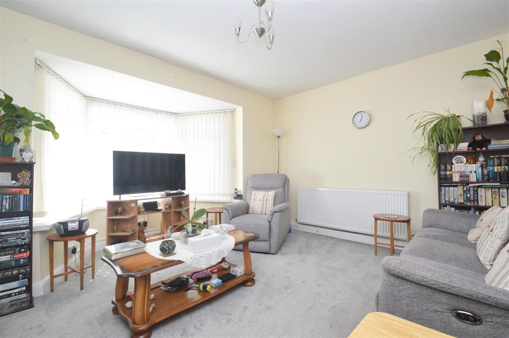 House in East Cowes, Isle of Wight - View 6