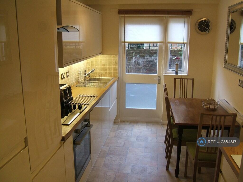 Main image of property: Elephant And Castle, London, SE17