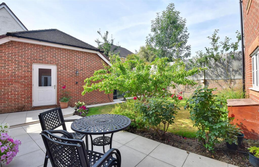 House in Tonbridge - More