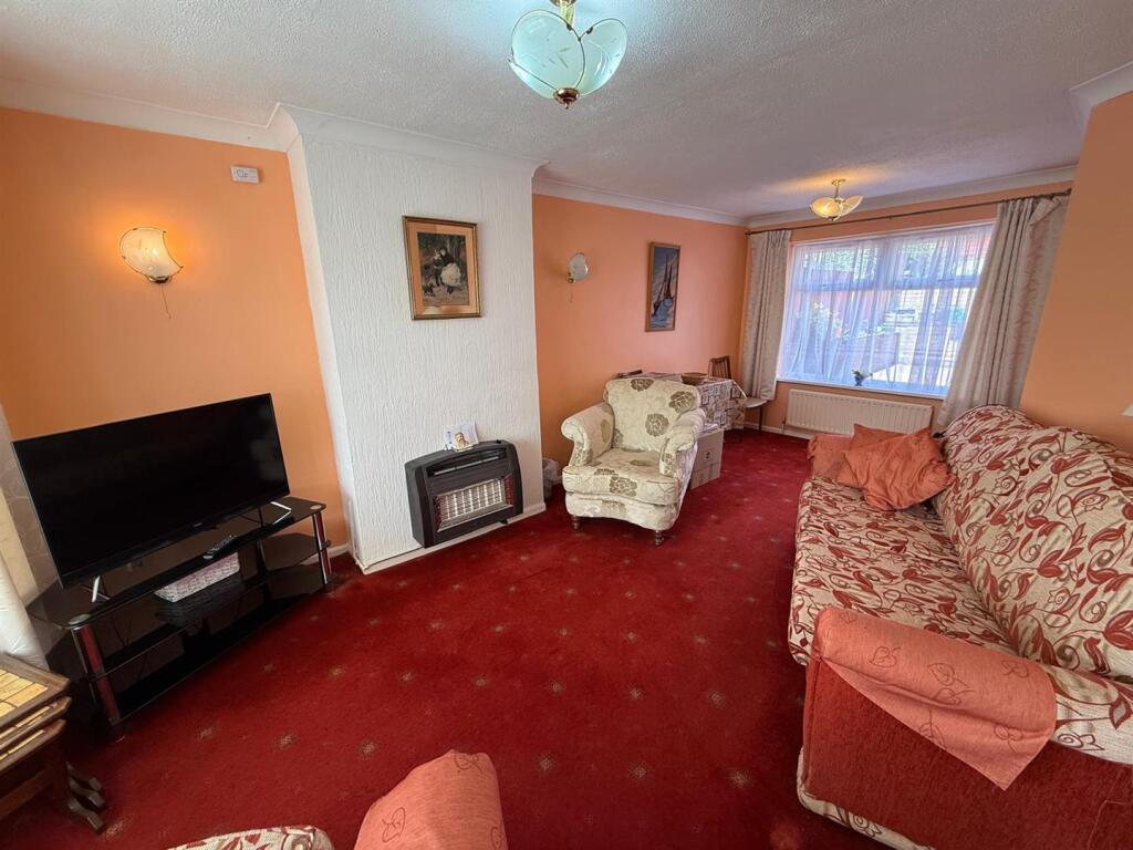 Wychbury Road, Quarry Bank, DY5 2XU photo 2