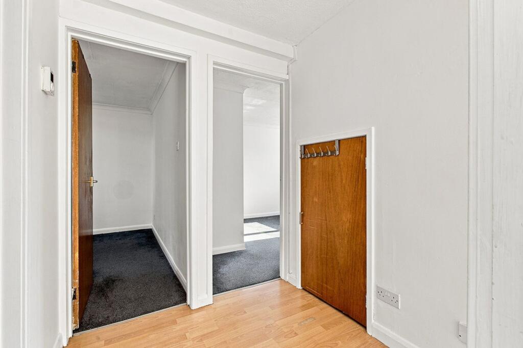 Apartment in Paisley - More