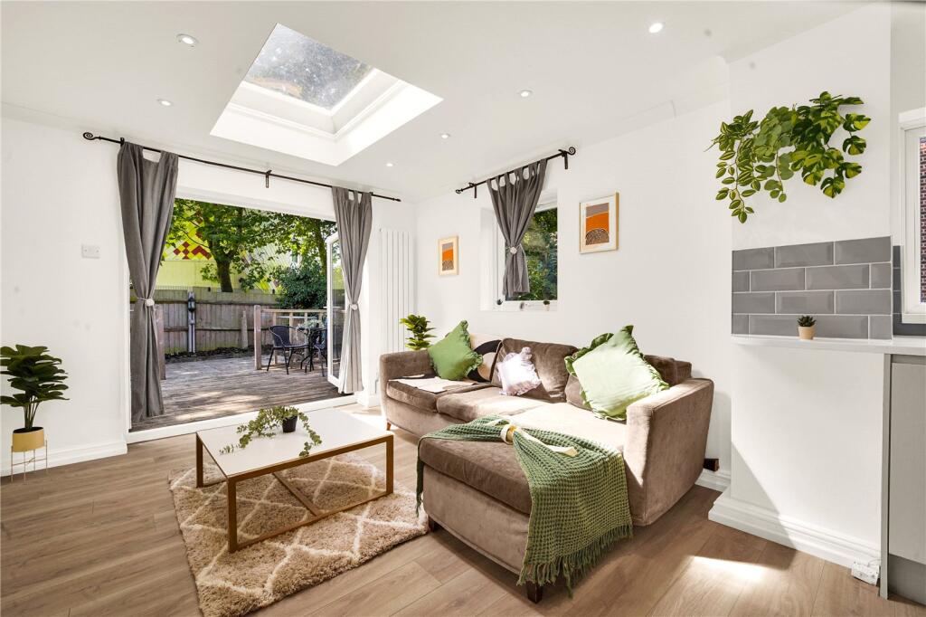 Brettenham Road, Walthamstow, London, E17 - View 2