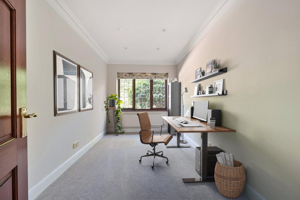 House in Elmbridge, Surrey - More