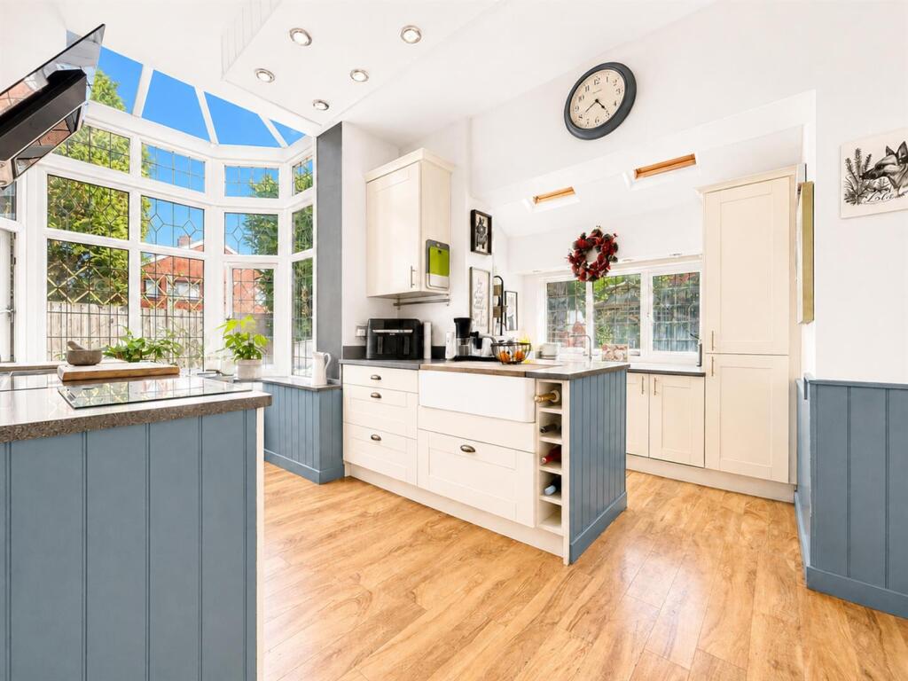 House in Portsmouth - More