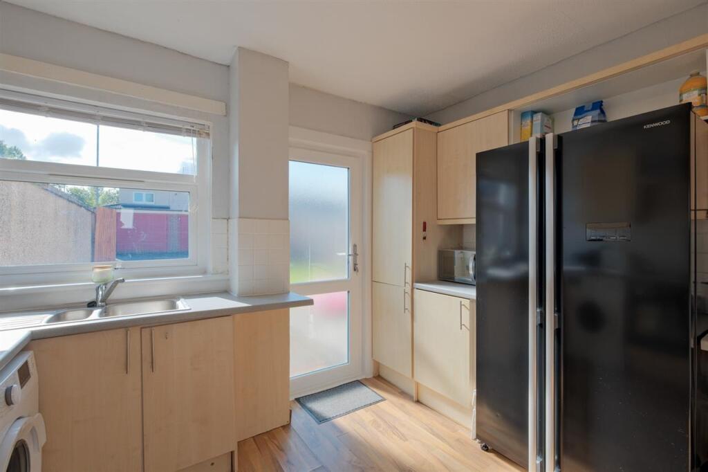 House in Wishaw, Wishawhill - More