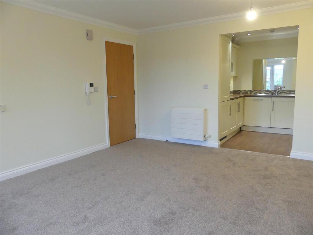 Apartment in Bradford, Ben Rhydding, Ilkley - More