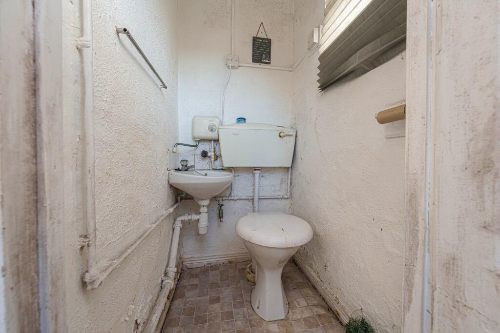 House in Newport, Eveswell, Beechwood - More