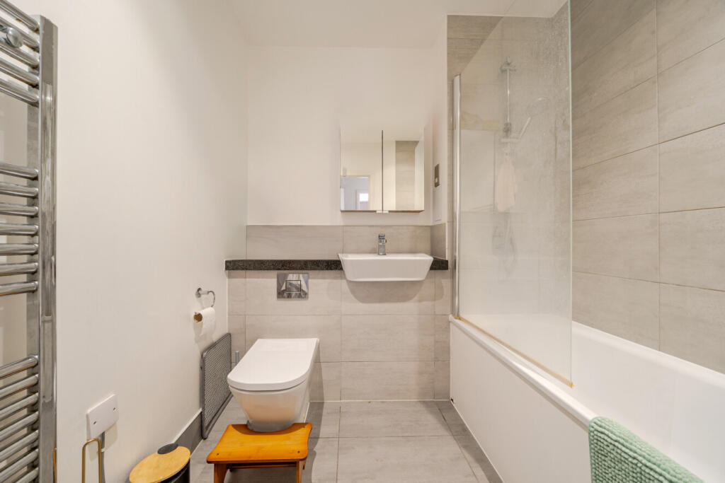 Apartment in London - More