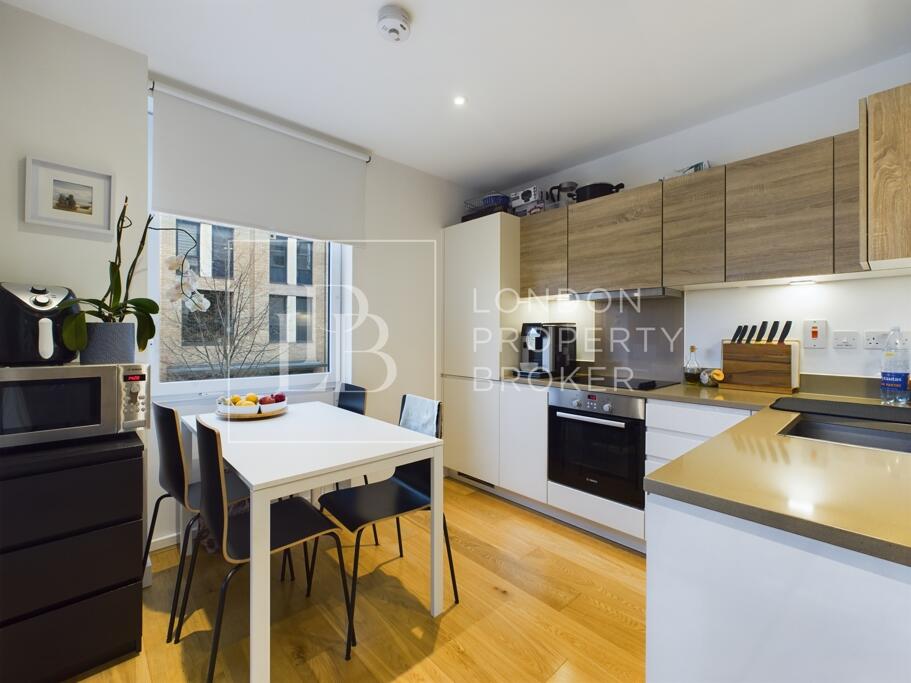 Apartment in Southall - View 2