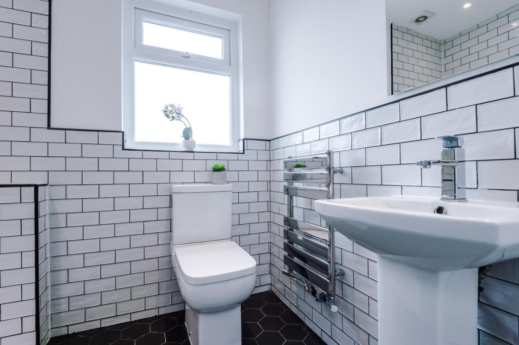 28 Esher Road, Liverpool, L6 - View 4