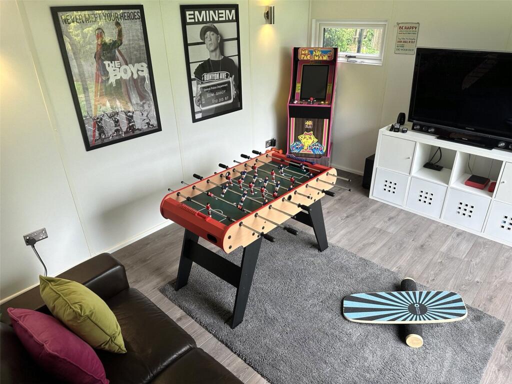 House in Three Rivers, Batchworth - View 4