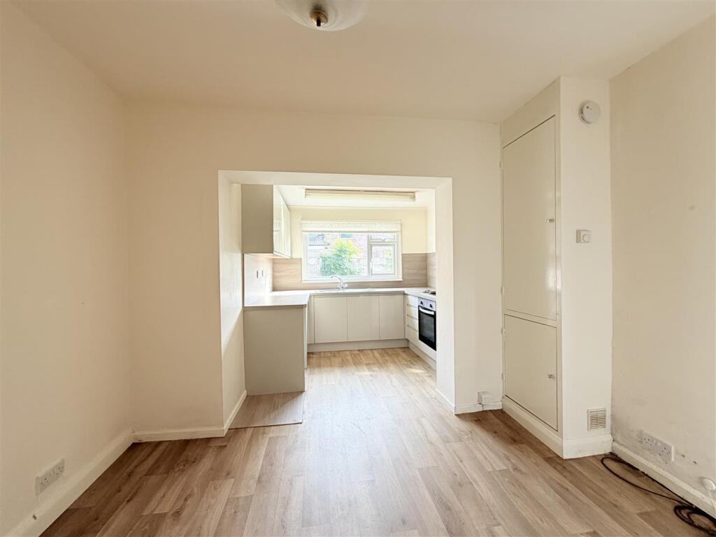 House in Oldham - View 4
