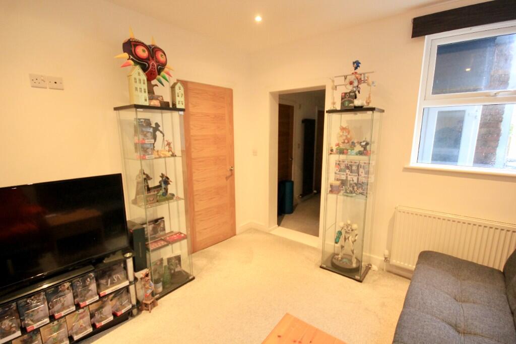 Apartment in Poole, Upper Parkstone - View 4