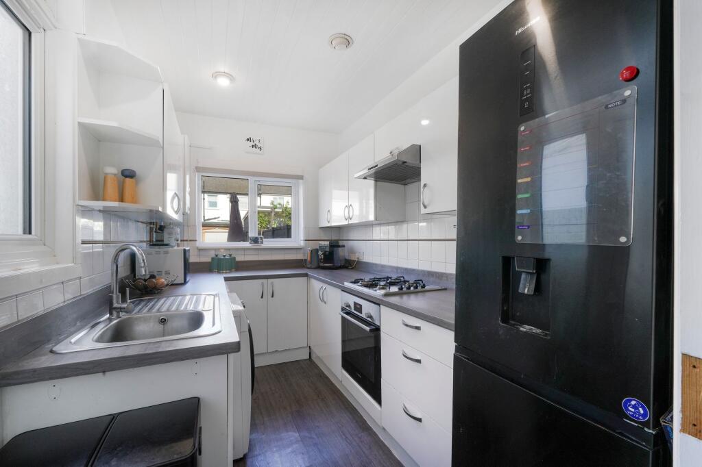 House in Croydon - View 4