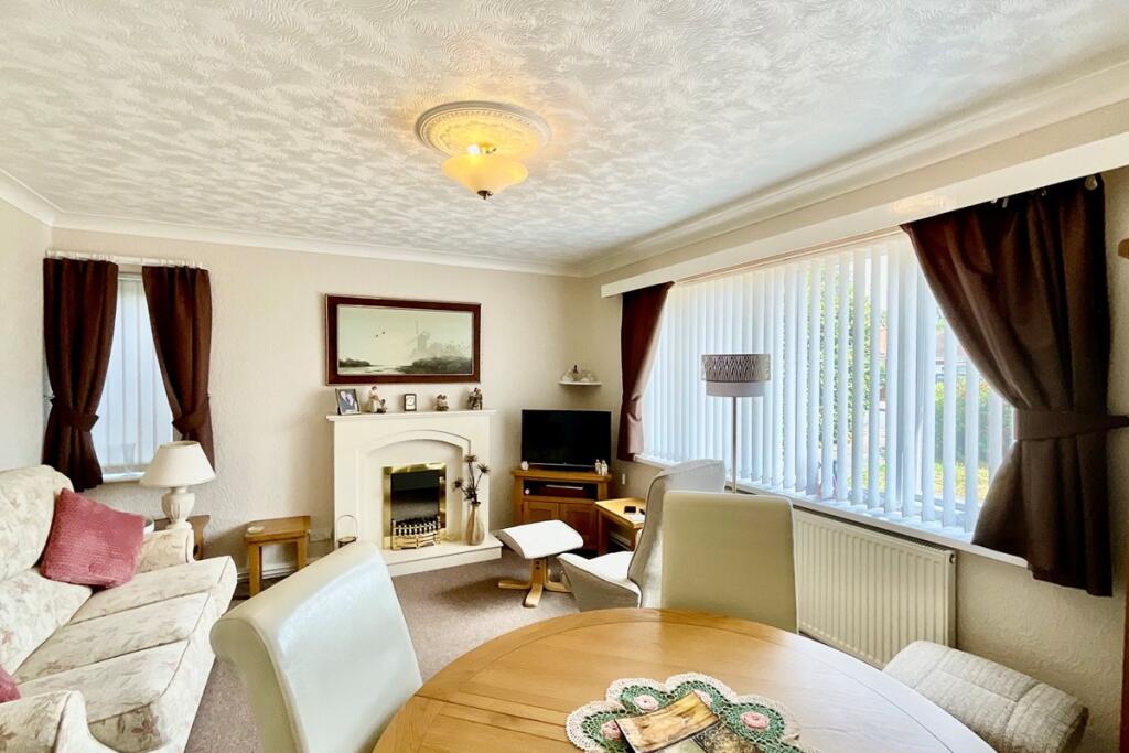 Apartment in Rotherham, Guilthwaite - View 2
