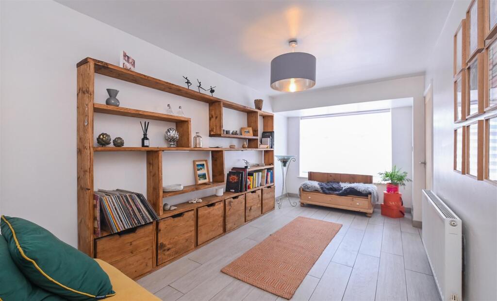 House in Lichfield, King's Bromley - More