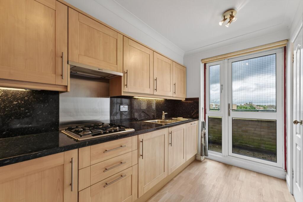 Apartment in Bournemouth - View 3