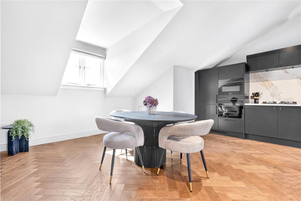 Apartment in London - More