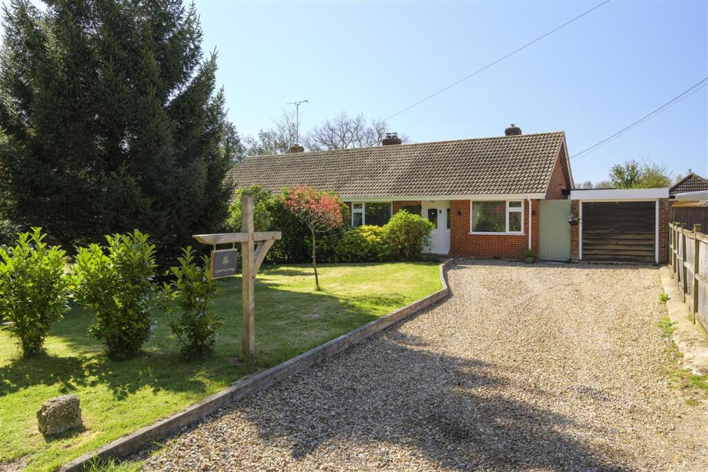Main image of property: Clearvu Cottage, Manns Hill, Bossingham