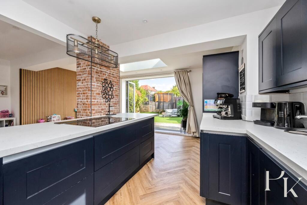 House in Brighton - More