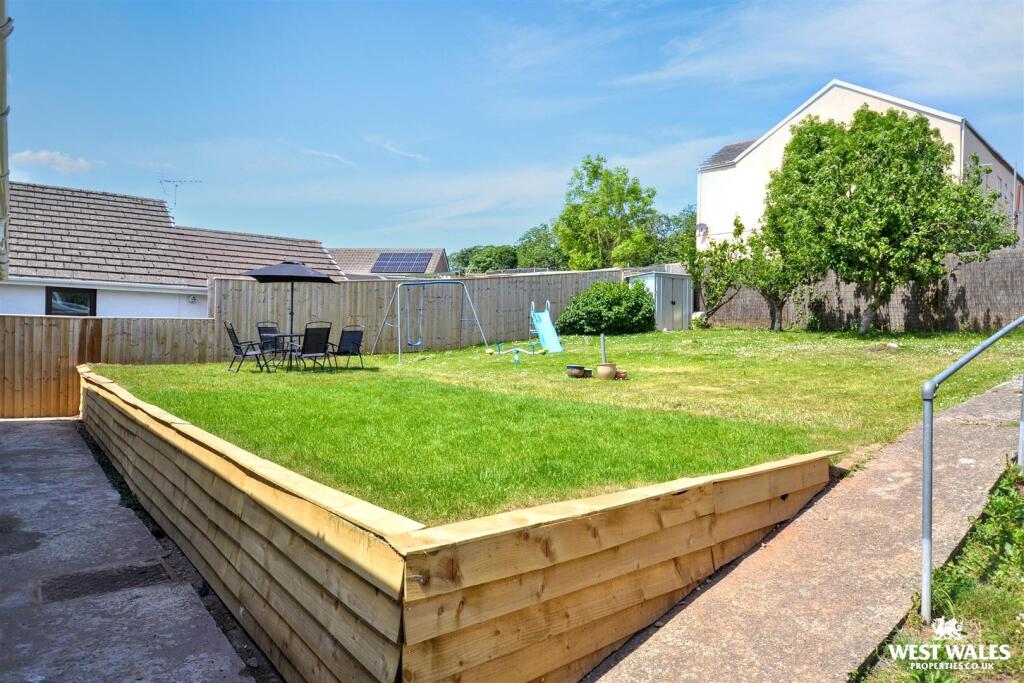 House in Milford Haven, Steynton - View 4