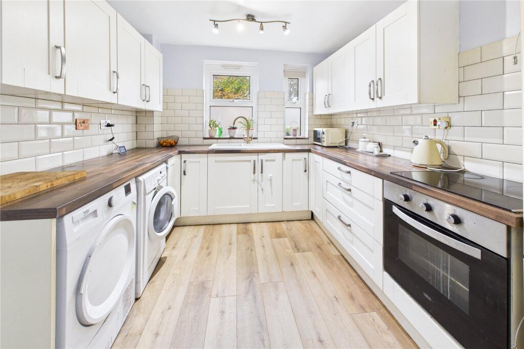 Huish Court, Radstock, Somerset, BA3 photo 2