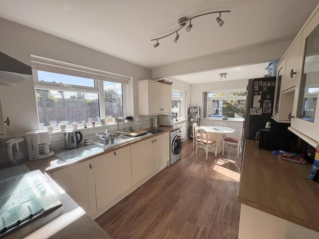 Oakdown Road, Stubbington, Fareham photo 2