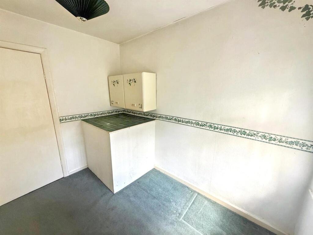 Stone Grove, Steeton - More