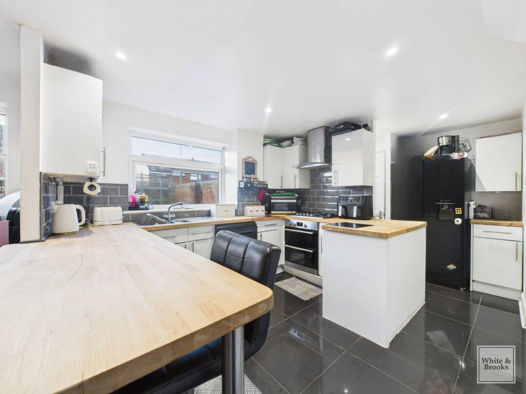 Bursledon Close, Felpham, PO22 8HP - View 3