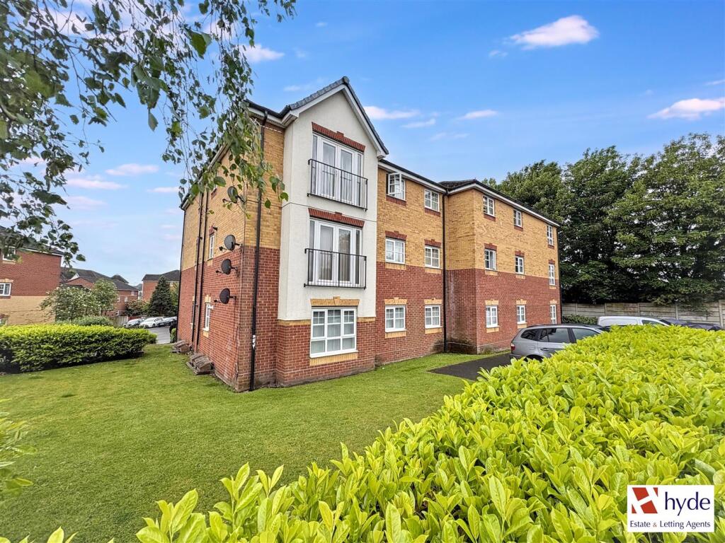 Main image of property: 17 Deanery Court, Cheetham Hill, M8 0AU