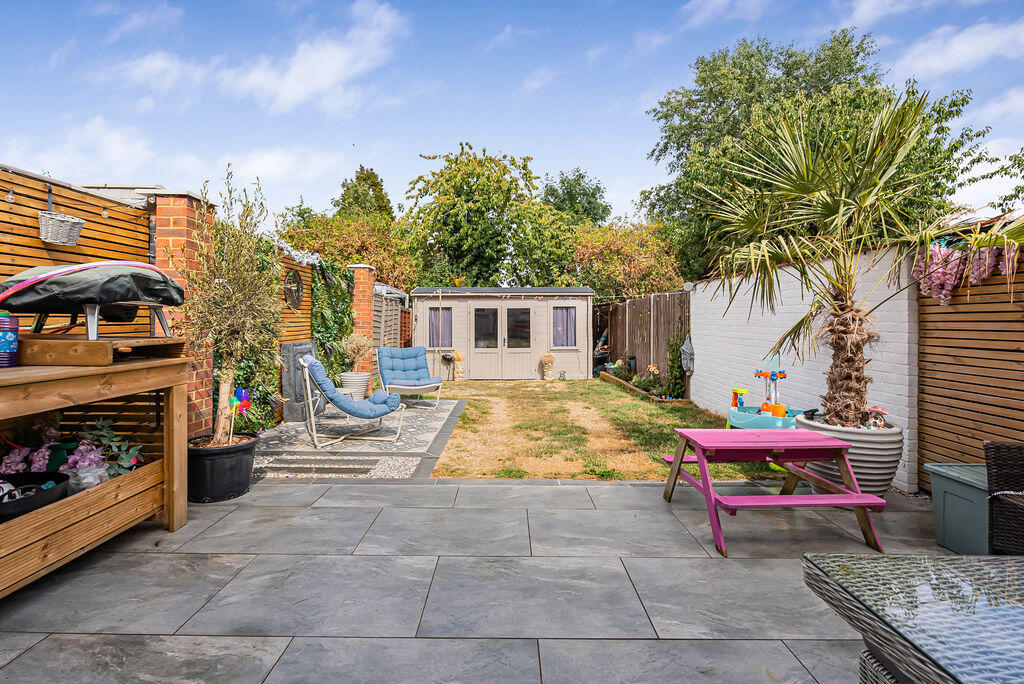 House in Milton Keynes, West Bletchley - View 5