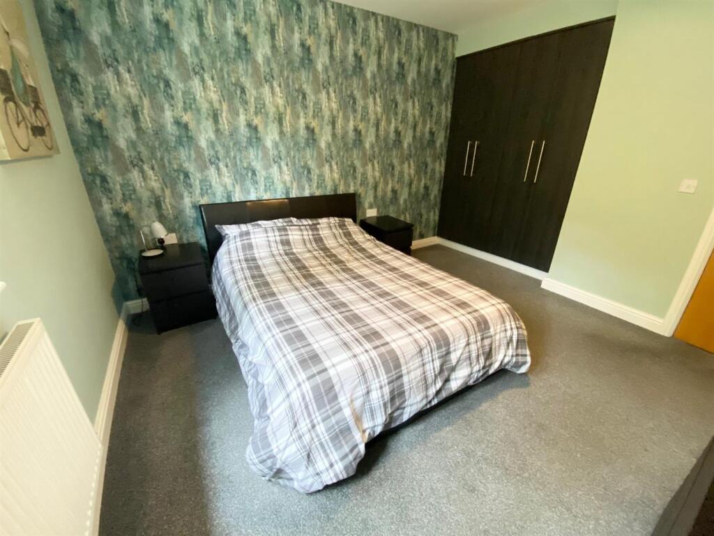 Apartment in Huddersfield - View 5