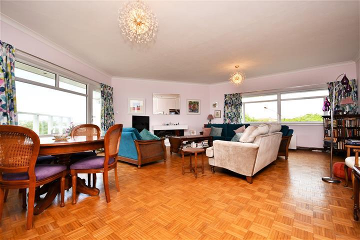 The Penthouse, 49 Fairfield Park, Ayr, KA7 2AU photo 3