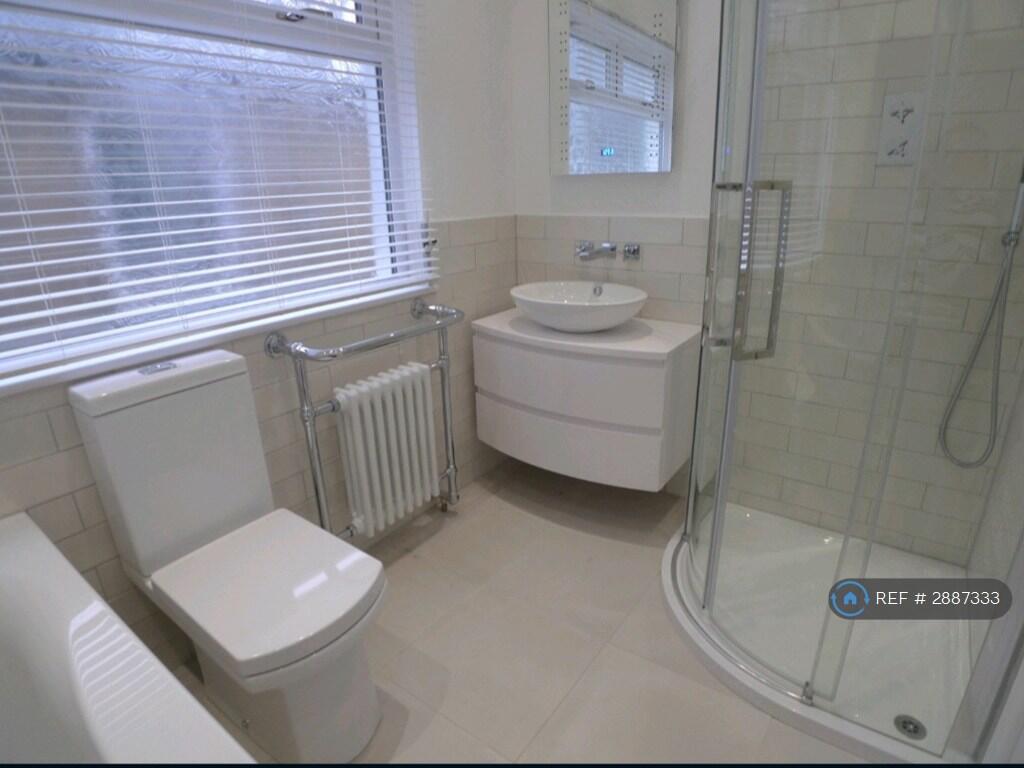 1 bedroom house share for rent