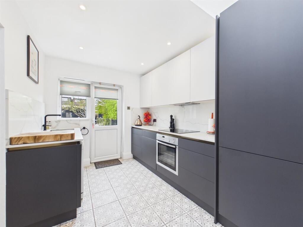 Exmouth Road, Ruislip photo 4