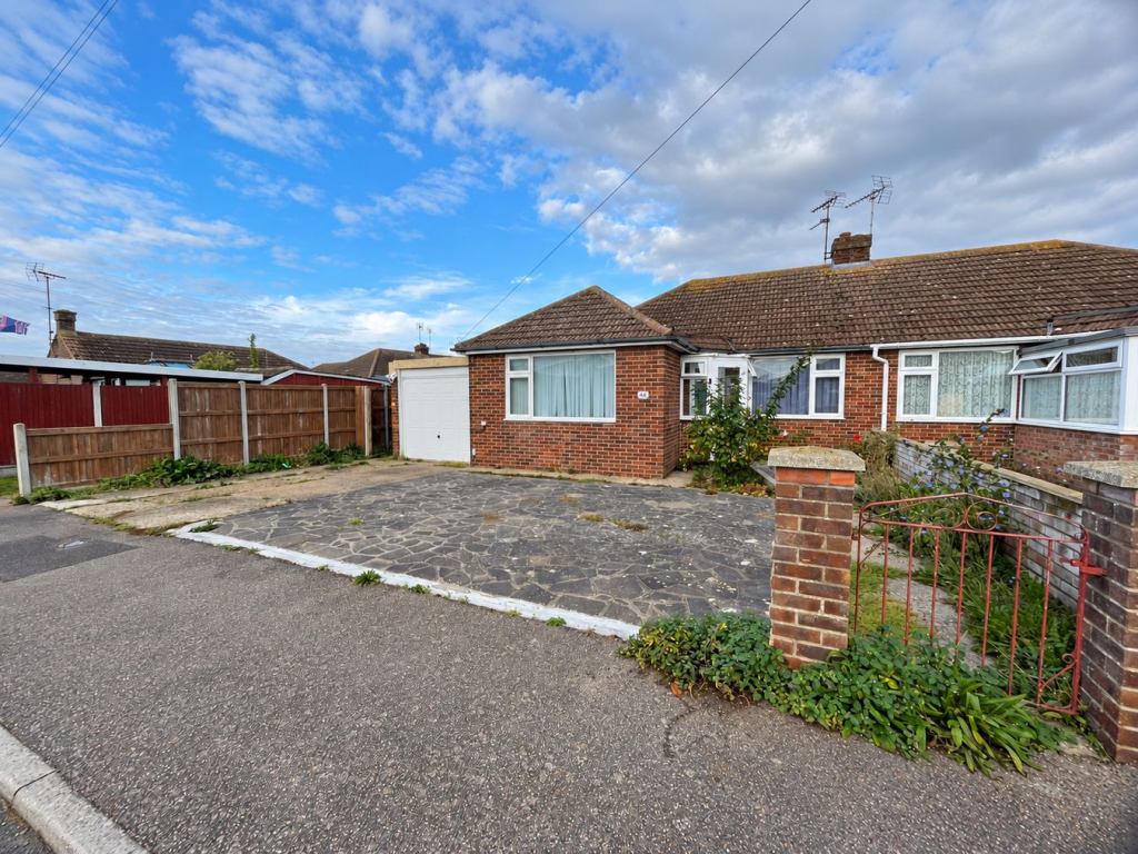 3-bed semi-detached on Dove Crescent, Harwich, CO12, £250,000