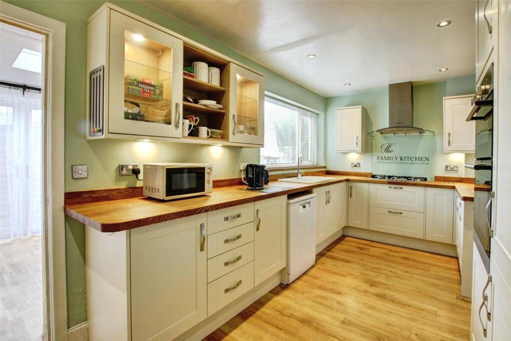 Davis Crescent, Langley Park, Durham, DH7 photo 4
