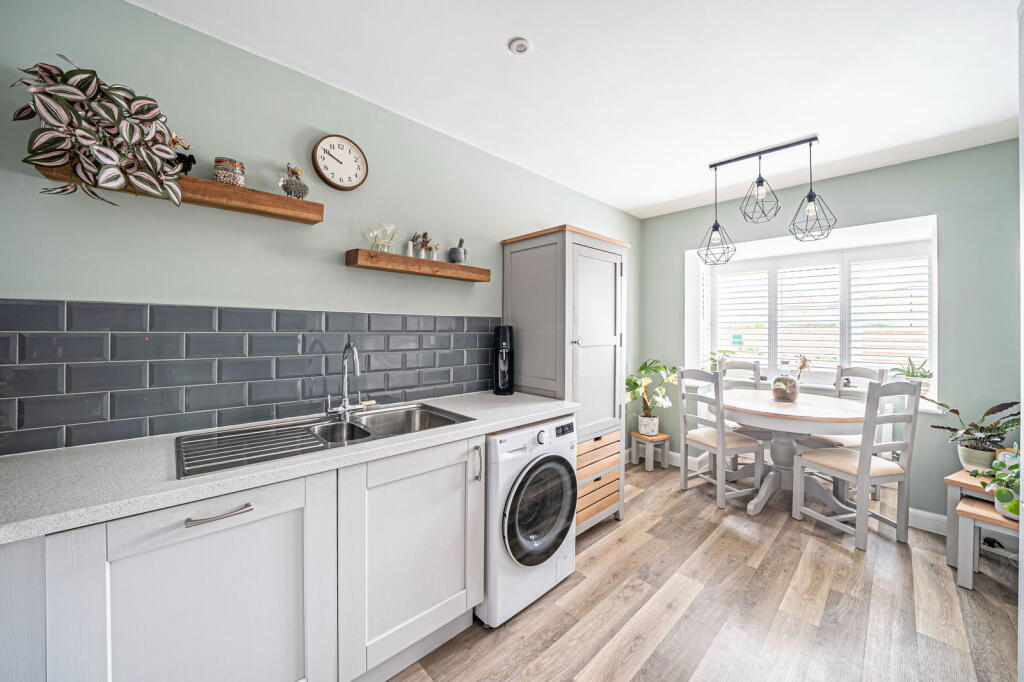 Buckthorn Road, Whitchurch, RG28 7FZ photo 4