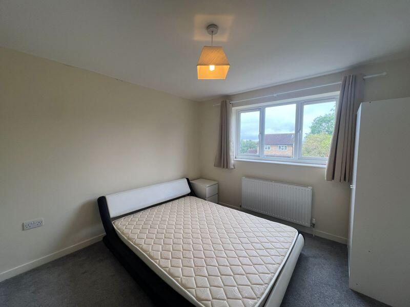 5 bedroom detached house for rent