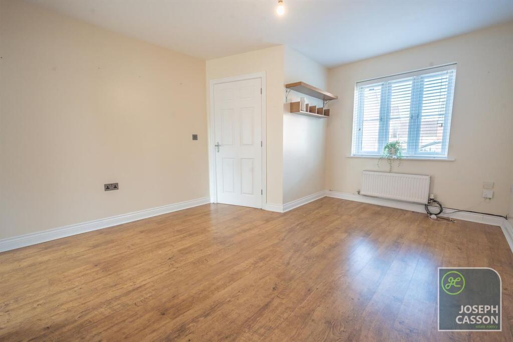 House in Taunton - View 4