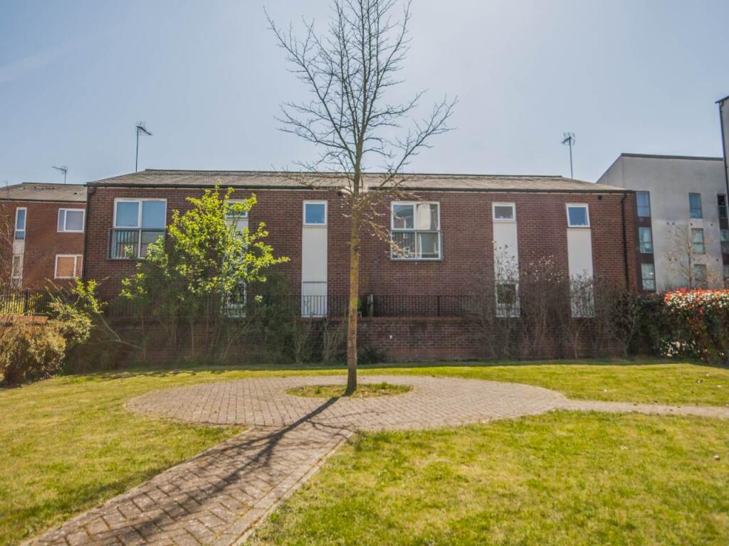 House in Hatfield, Hatfield Business Park - View 2