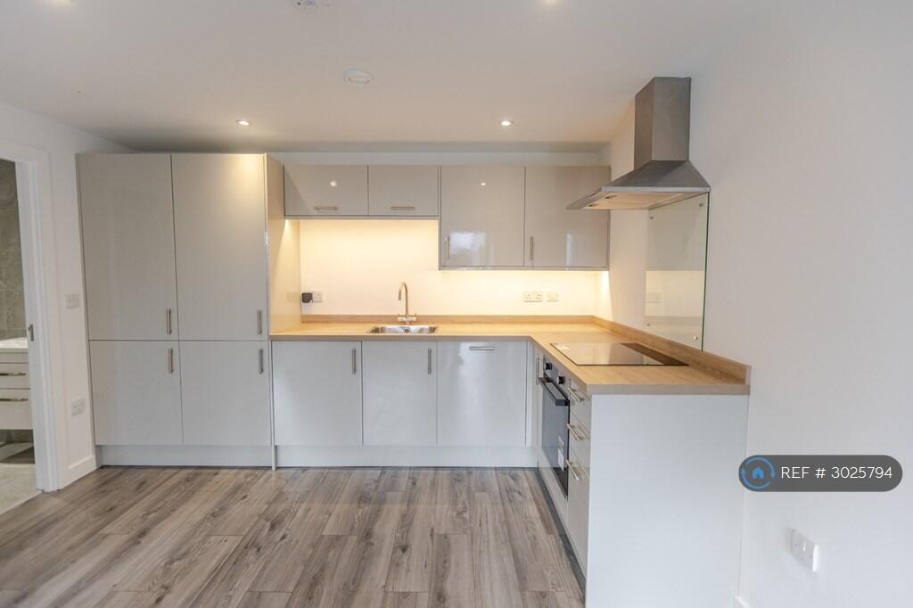 Apartment in Truro - View 3
