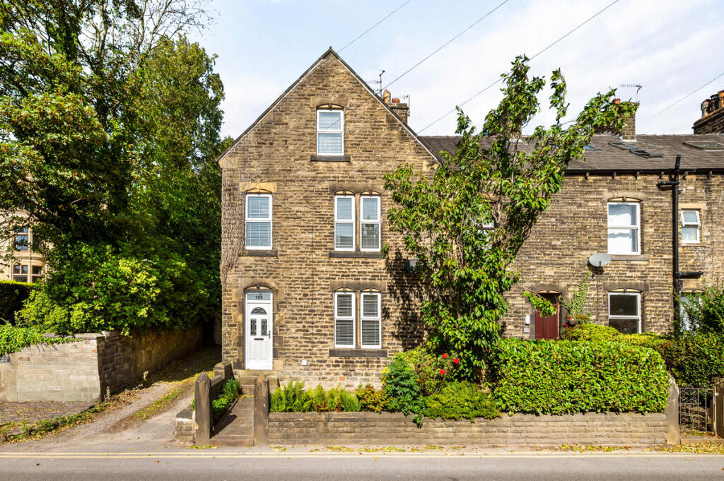 House in Oldham - View 2