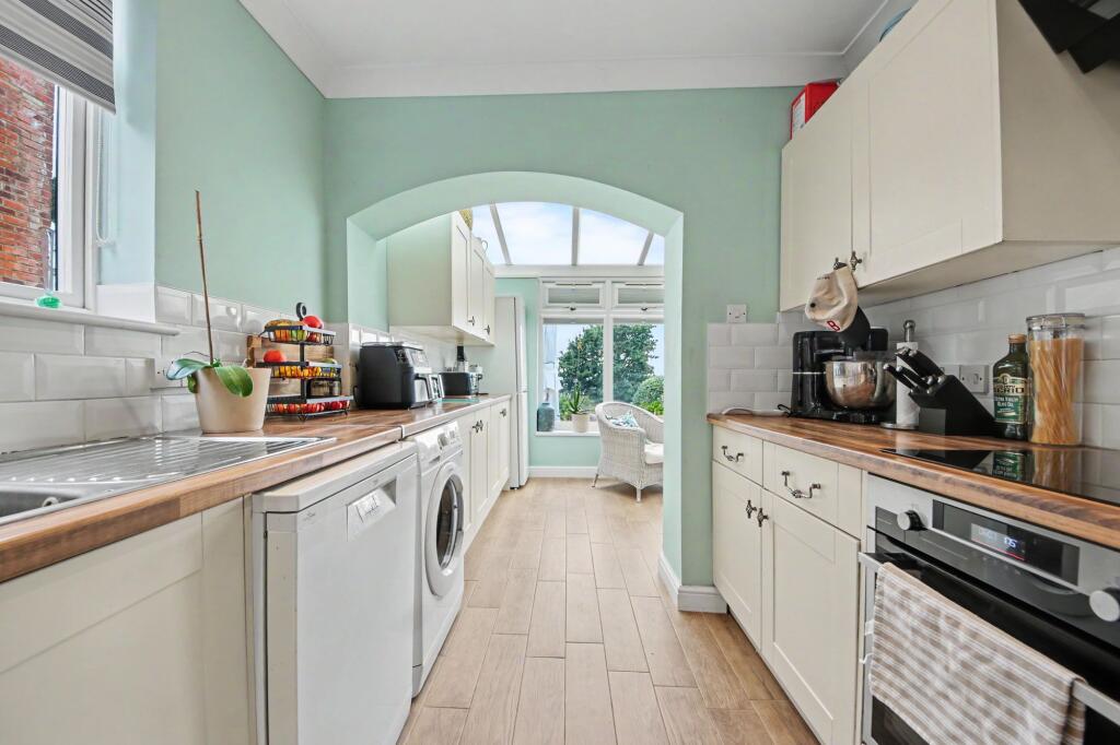 House in Southampton - View 3