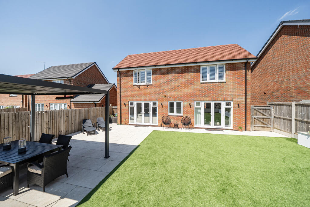 House in Stevenage - View 4