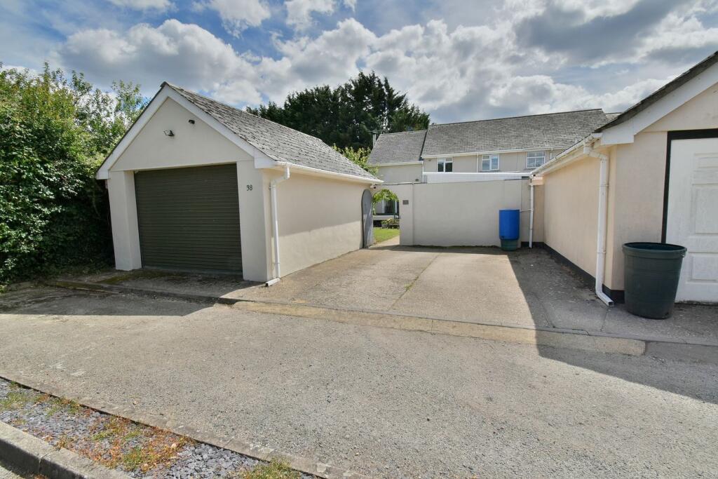 Ham Lane, Ferndown, BH22 photo 2