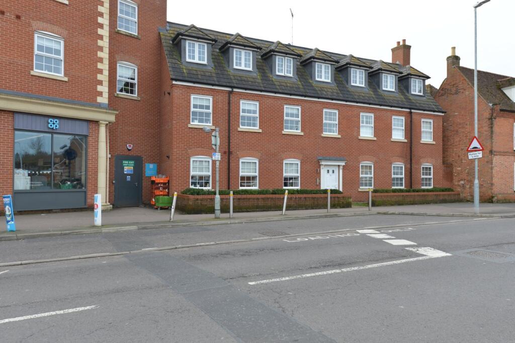 Main image of property: High Street Flat 5, Shefford , SG17