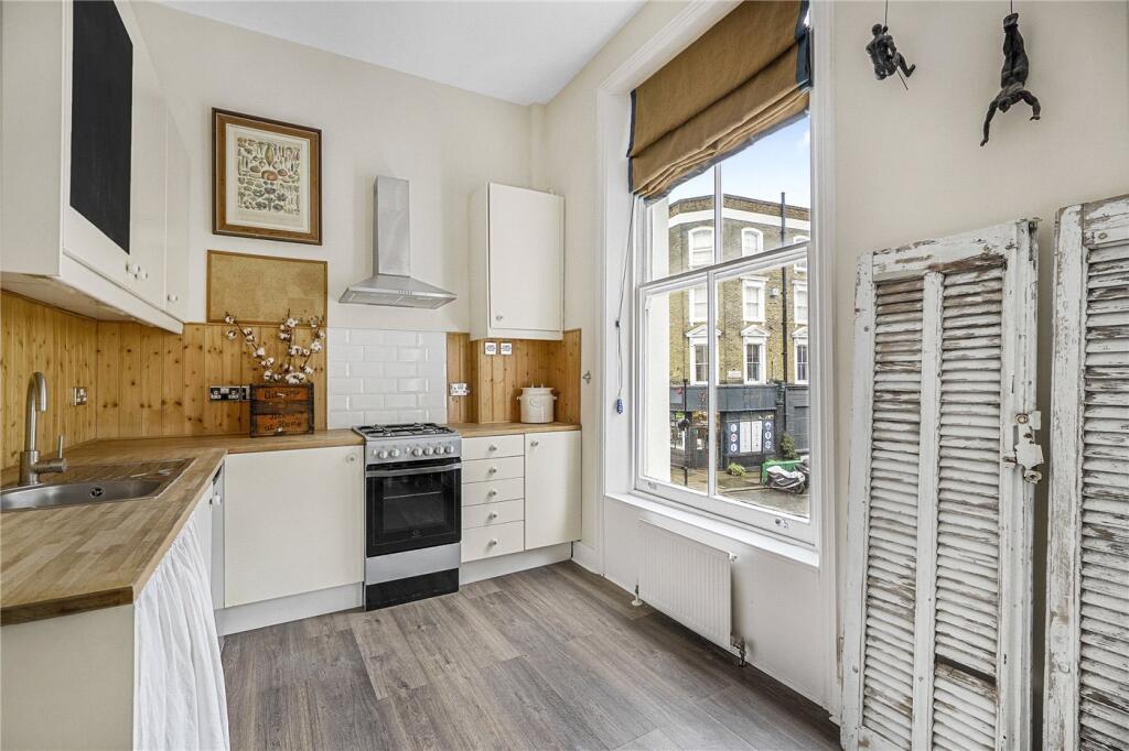 Apartment in London, North Kensington - View 2